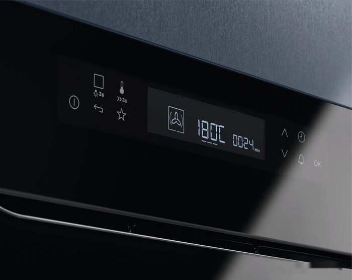 Электрический духовой шкаф Electrolux EOB7S31Z