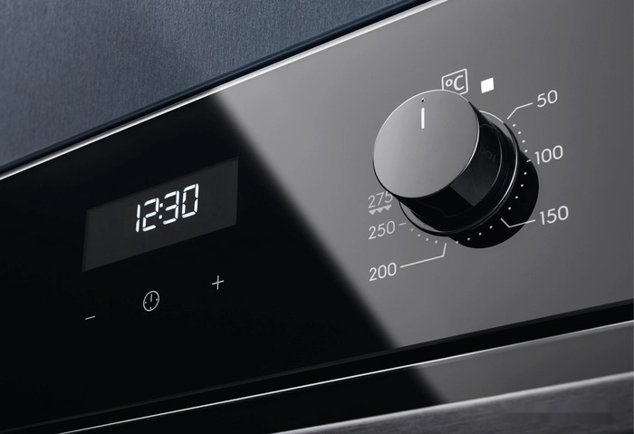 Электрический духовой шкаф Electrolux EOE5C71Z