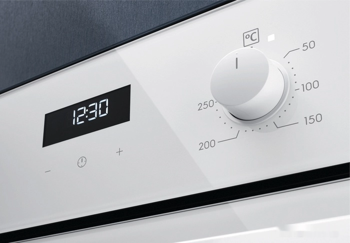 Электрический духовой шкаф Electrolux EOF5C50BV