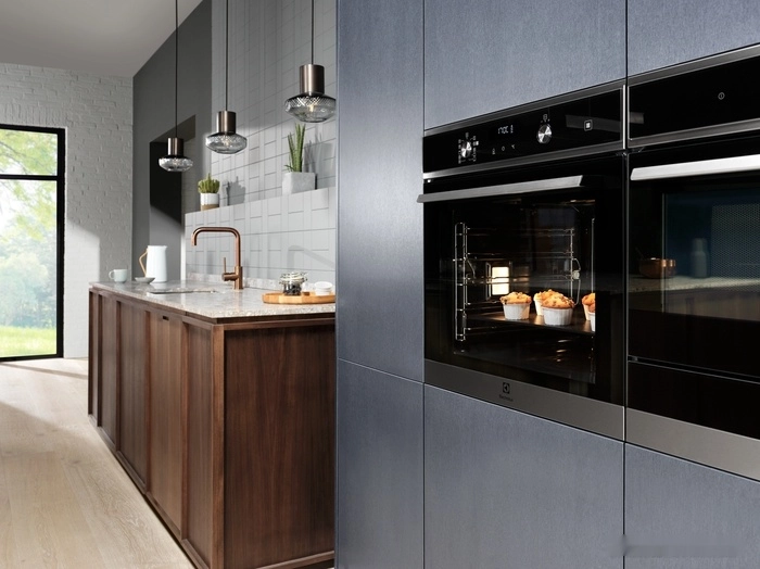 Духовой шкаф Electrolux SteamBake PRO 600 EOD5H70BX