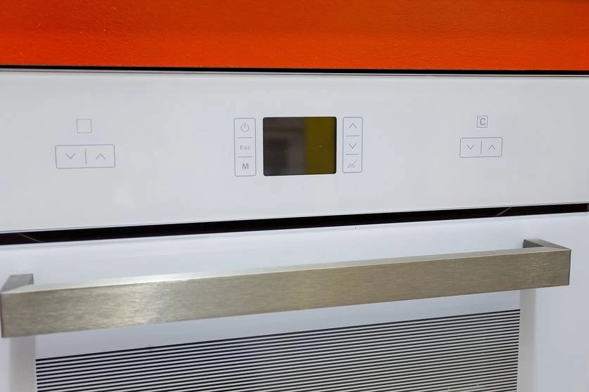 Духовой шкаф Maunfeld MEOH 6711W