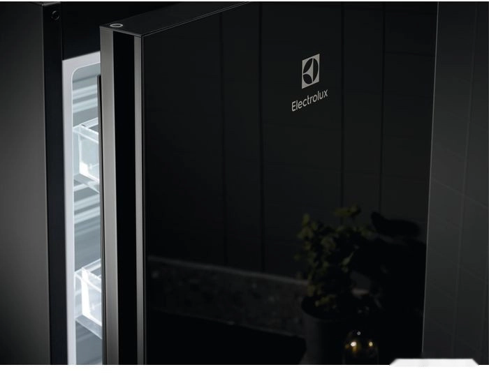 Холодильник Electrolux MultiSpace 800 LNT7ME36K2