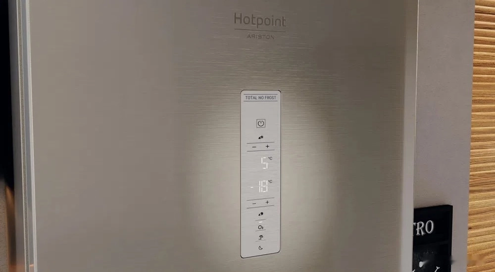 Холодильник Hotpoint-Ariston HTS 8202I BZ O3