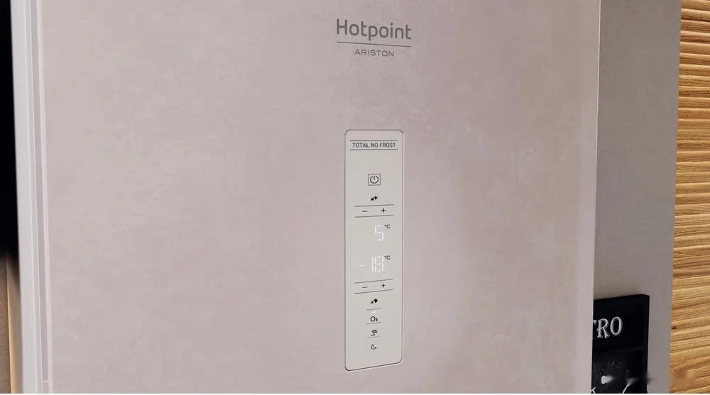 Холодильник Hotpoint-Ariston HTS 8202I M O3