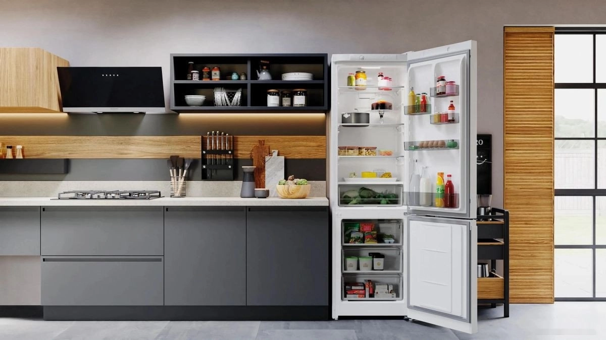 Холодильник Hotpoint HT 4200 W