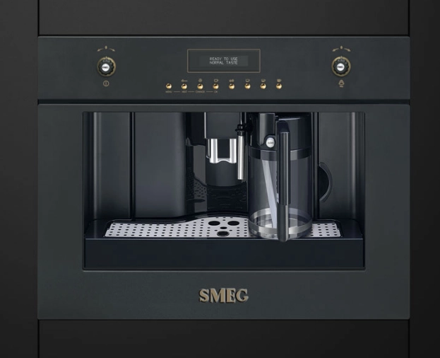 Кофемашина Smeg CMS8451A