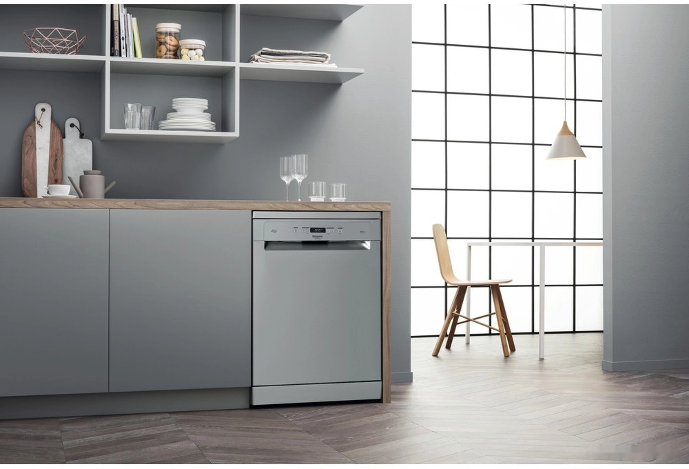 Посудомоечная машина Hotpoint-Ariston HFC 3C26 CW X