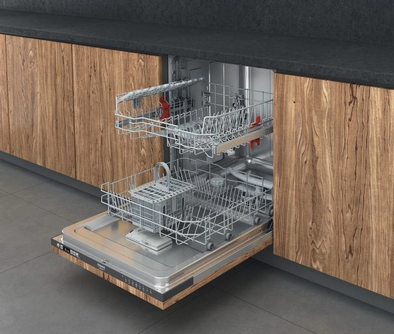 Посудомоечная машина Hotpoint-Ariston HIC 3B19N