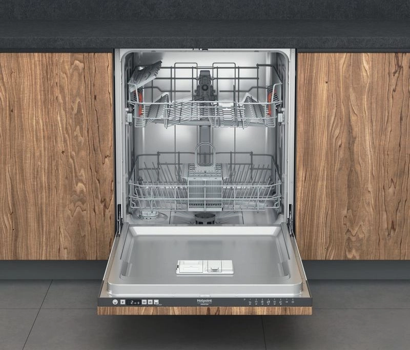 Посудомоечная машина Hotpoint-Ariston HIC 3B19N