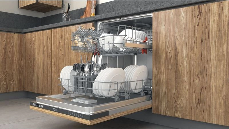 Посудомоечная машина Hotpoint-Ariston HIC 3B19N