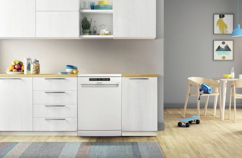 Посудомоечная машина Indesit DFO 3C26