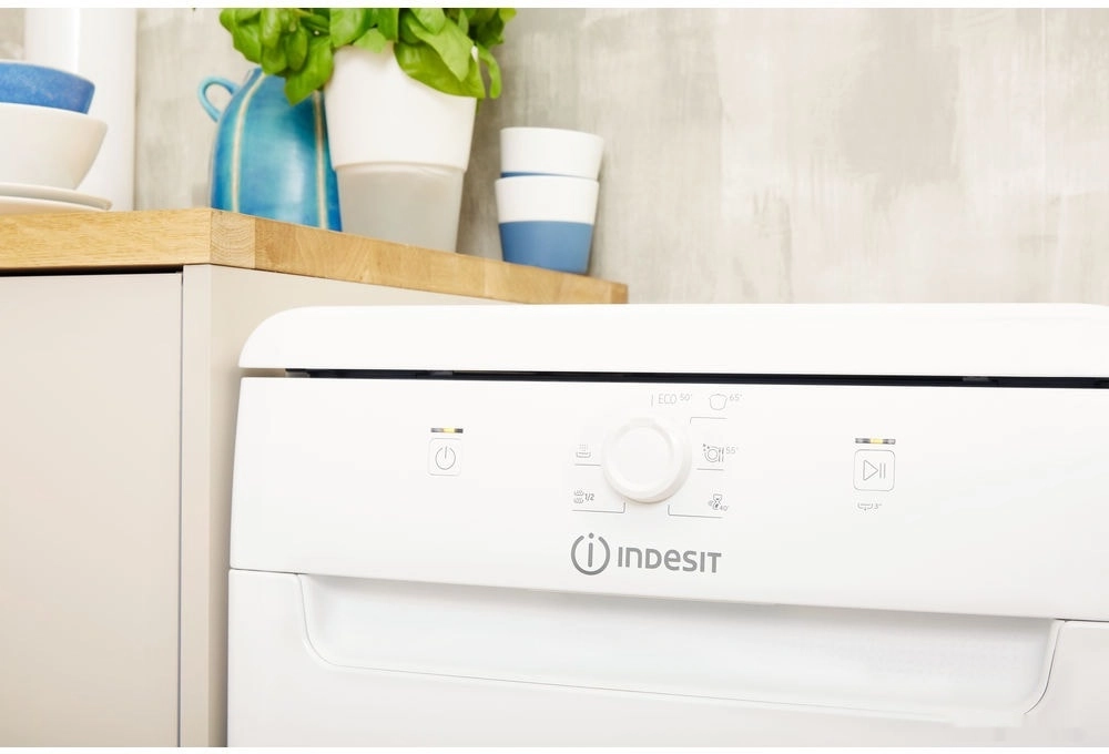 Посудомоечная машина Indesit DSCFE 1B10 RU