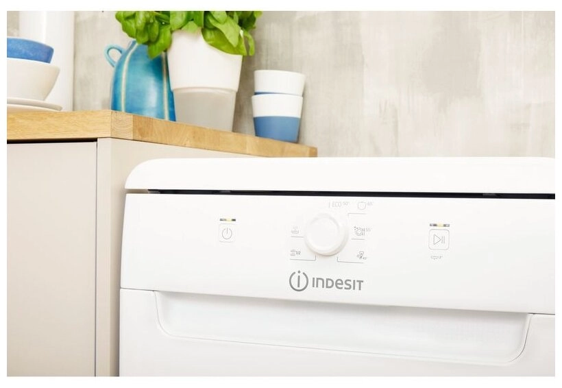 Посудомоечная машина Indesit DSFE 1B10 A