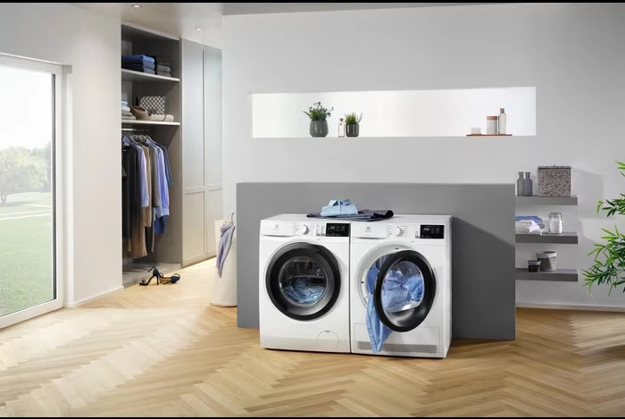 Сушильная машина Electrolux EW8H458B