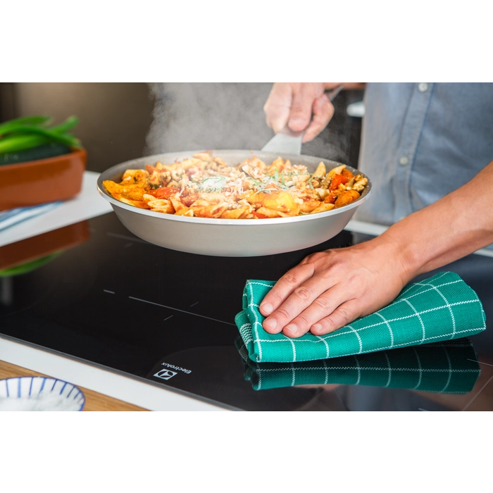 Варочная панель Electrolux EHI9654HFK