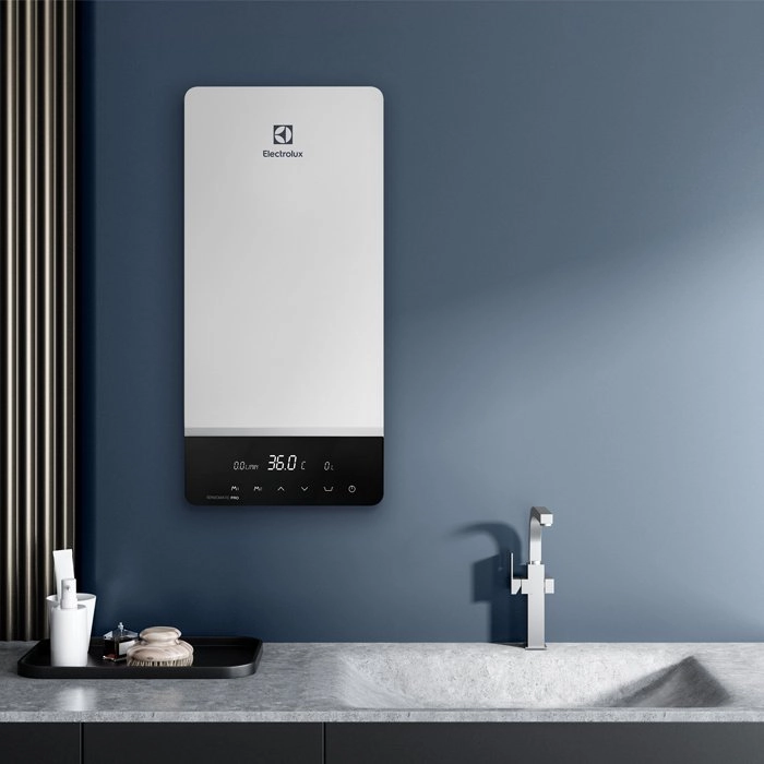 Водонагреватель проточный Electrolux NPX 12-18 Sensomatic Pro