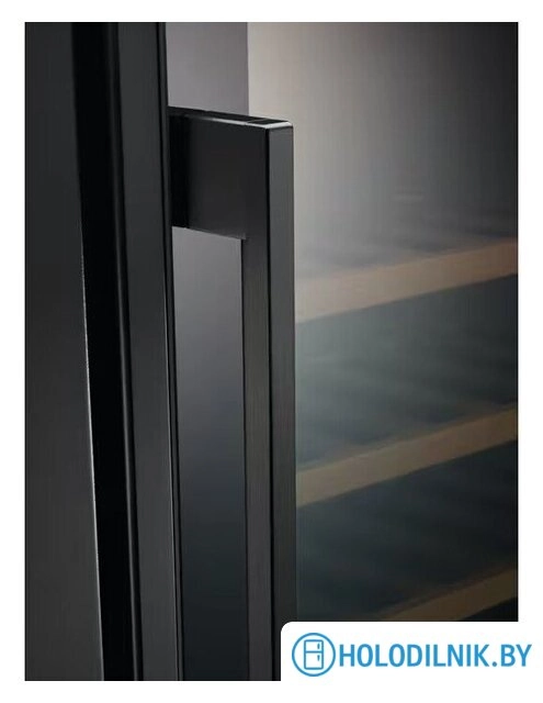 Винный шкаф AEG AWS4052B5B