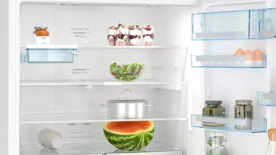 Холодильник с морозильником Bosch KGN86AW32U