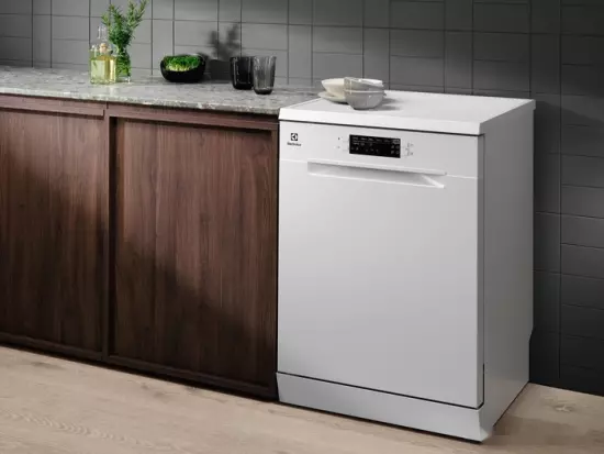Отдельностоящая посудомоечная машина Electrolux ESA47200SW